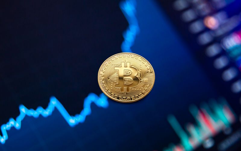 Strategy Inc. Atinge US$ 77,4 Bilhões em Reservas de Bitcoin, Superando Bancos e PIBs de Nações