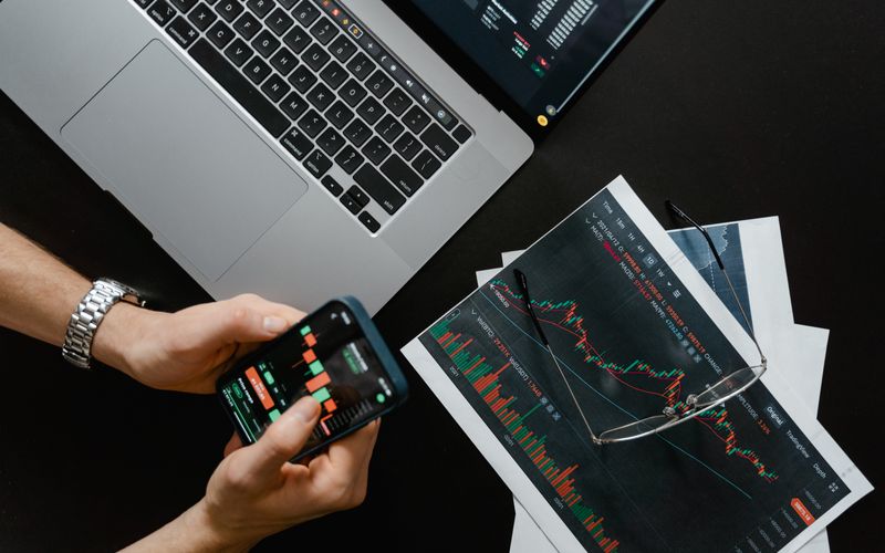 Embraer, Itaú, Petrobras e Vale empatam como ações mais recomendadas para setembro