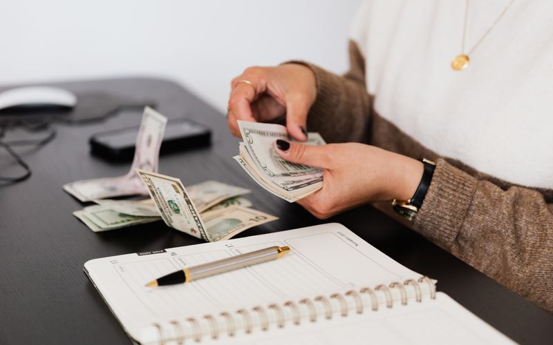Poupança ainda vale a pena em 2026? Comparamos com cinco alternativas mais rentáveis